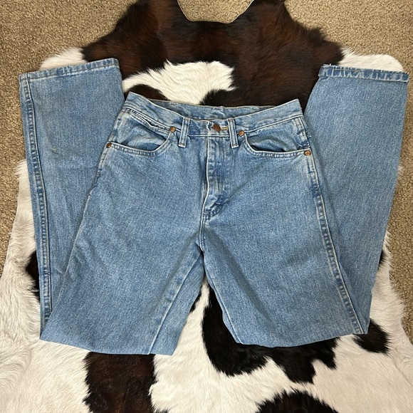 Women’s Wrangler Cowboy Cut - Picture 3 of 5